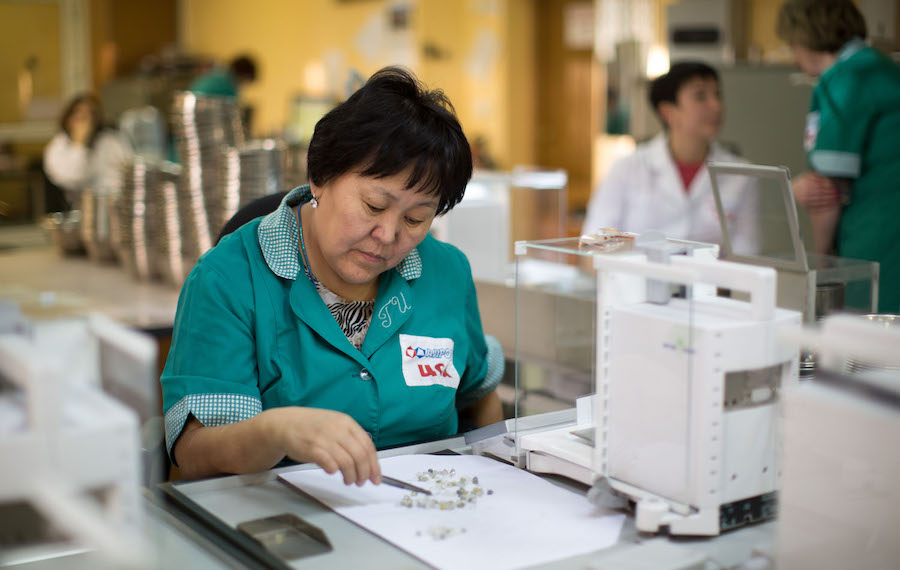 Alrosa says global stock of rough diamonds "minimal"