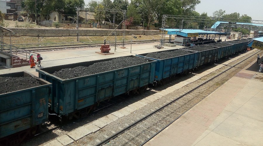India asks utilities to import 6% of their coal for nine months