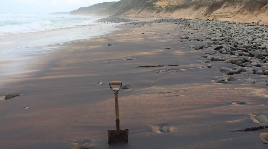 Ancient piece of earth's crust defines location of economically important minerals