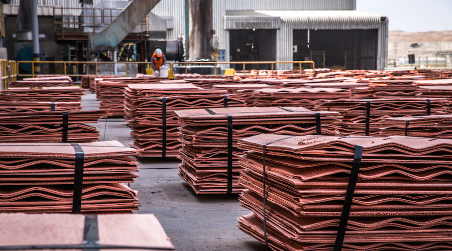 Asian buyers profit from record discounts for near-term LME copper