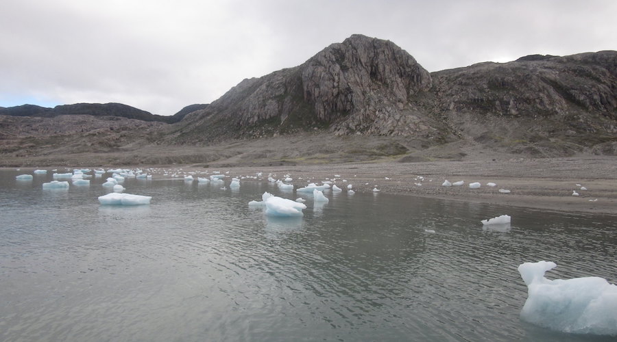 Most Greenlanders support extracting, exporting sand left by melting ice sheet