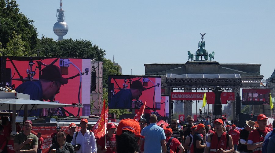 Germany’s biggest union starts warning strikes over wage demands