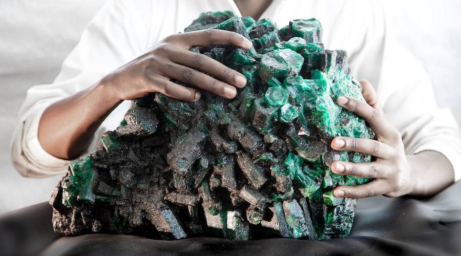Massive emerald cluster sets new record at Gemfields auction