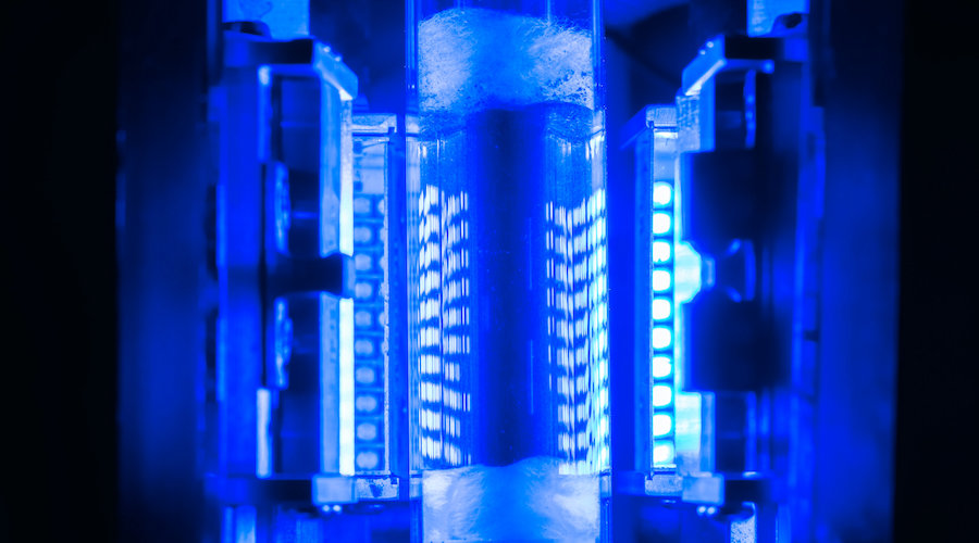 A reaction cell tests copper-iron plasmonic photocatalysts for hydrogen production from ammonia