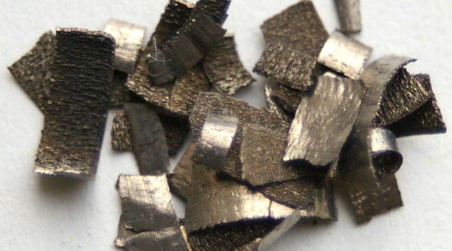 Dysprosium chips