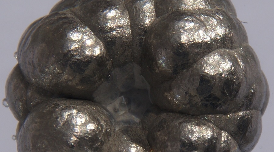 Black gold-nickel efficiently converts CO2 to useful chemicals