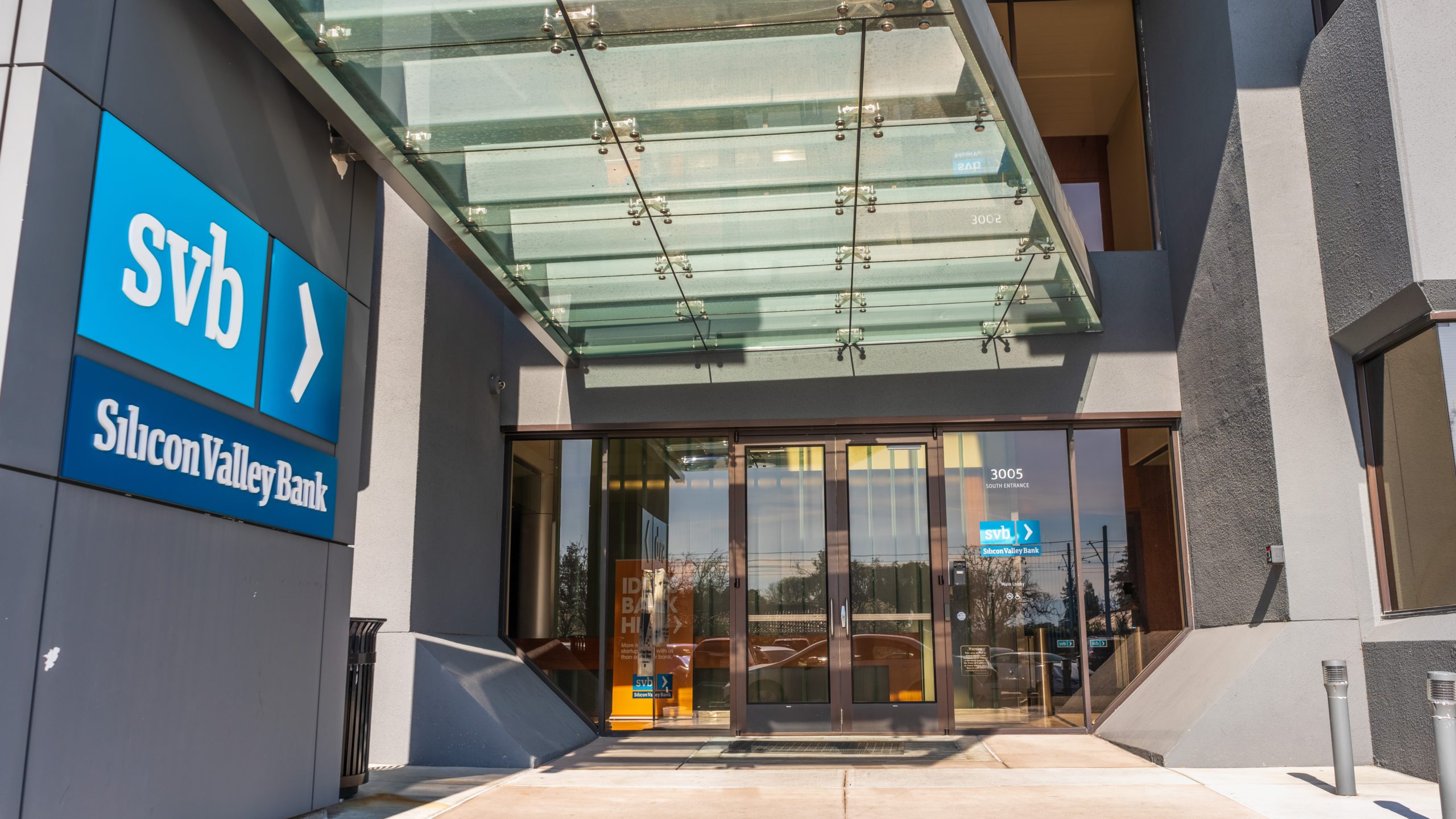 Copper price rises as banking worries ease