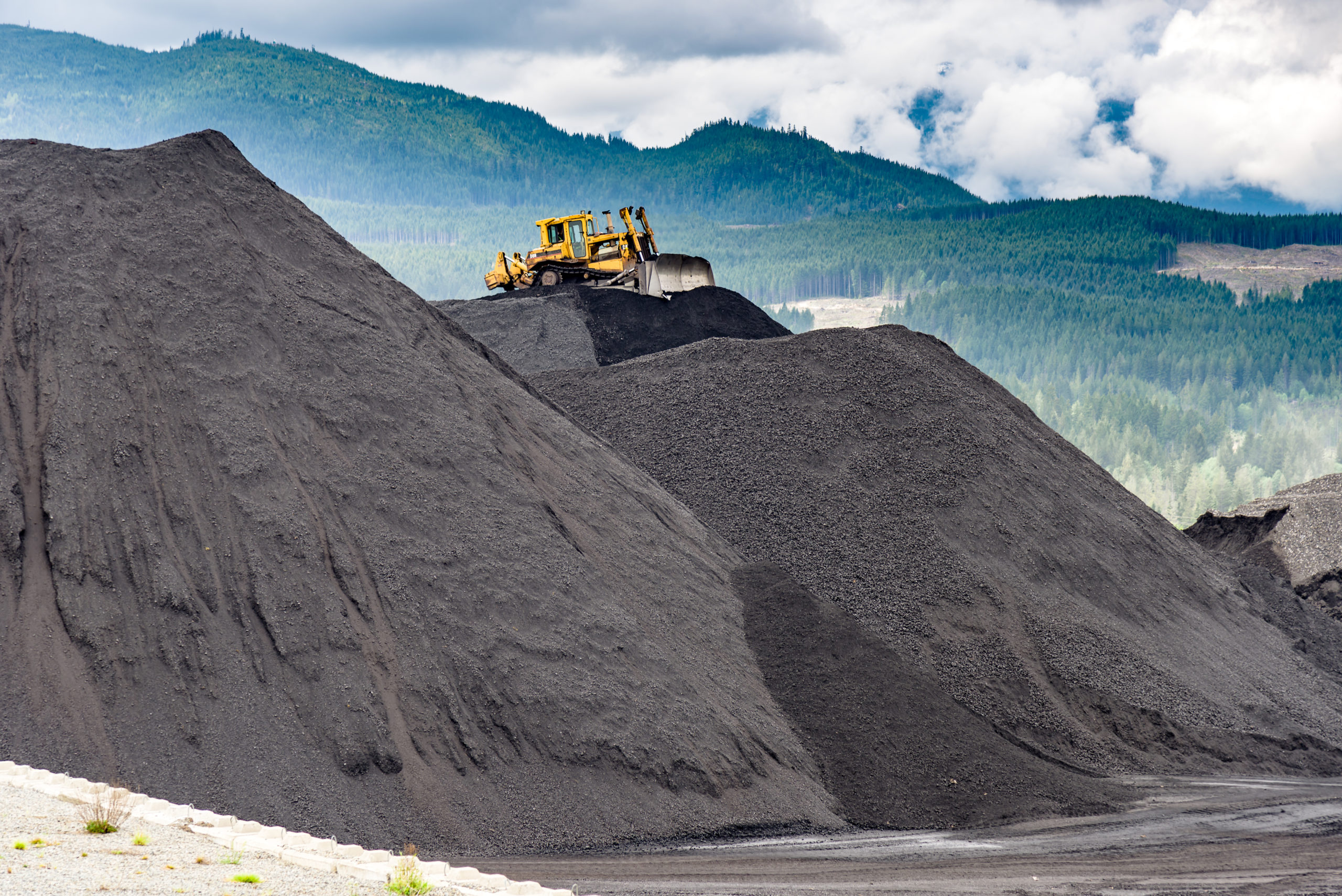 Global thermal coal prices settling into $200 per tonne range after volatile 2022