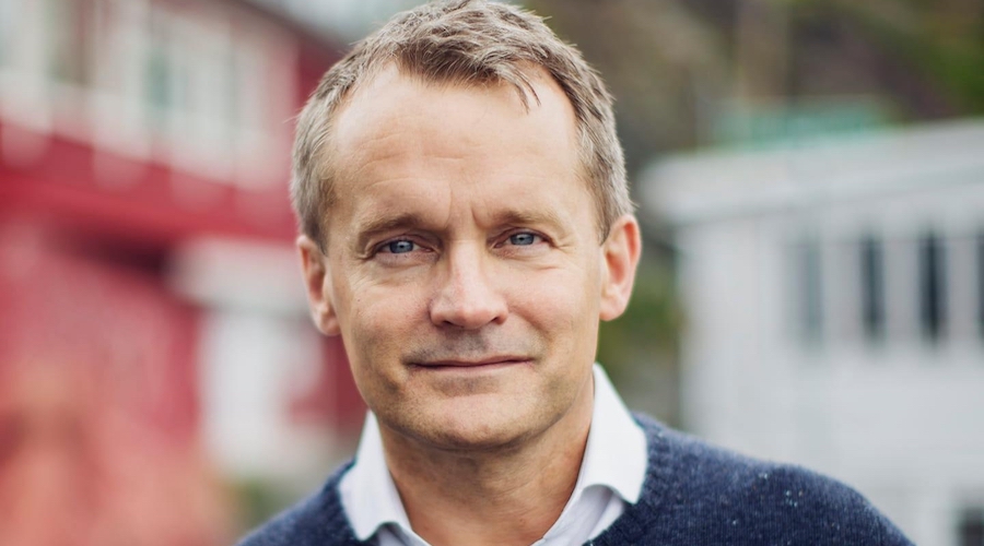 Canada taps mediator to craft deal to end strike at ports