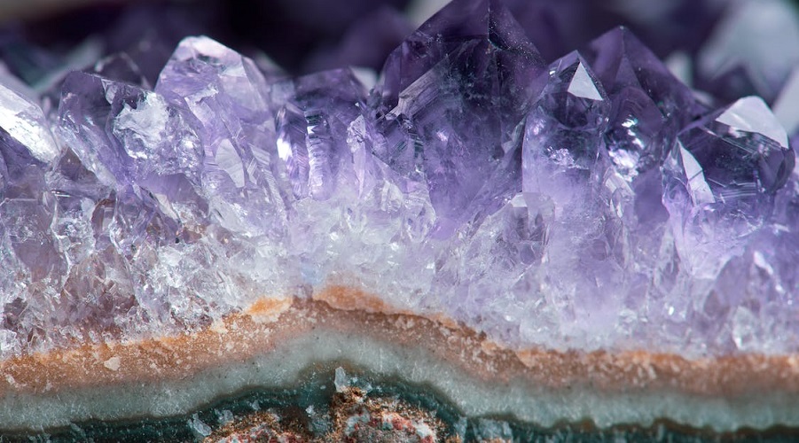 Gemstones ‘spill the beans’ on ancient trade routes