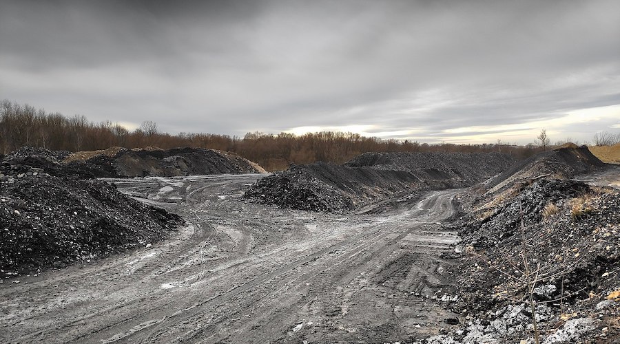 One miner dies, five injured after underground tremor in Polish mine