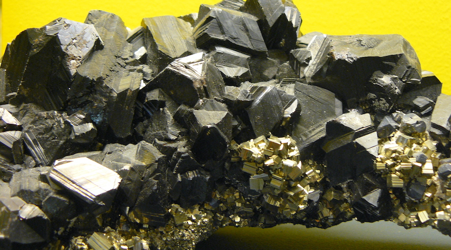 New zinc-air battery shows high power density, ultra-long stability