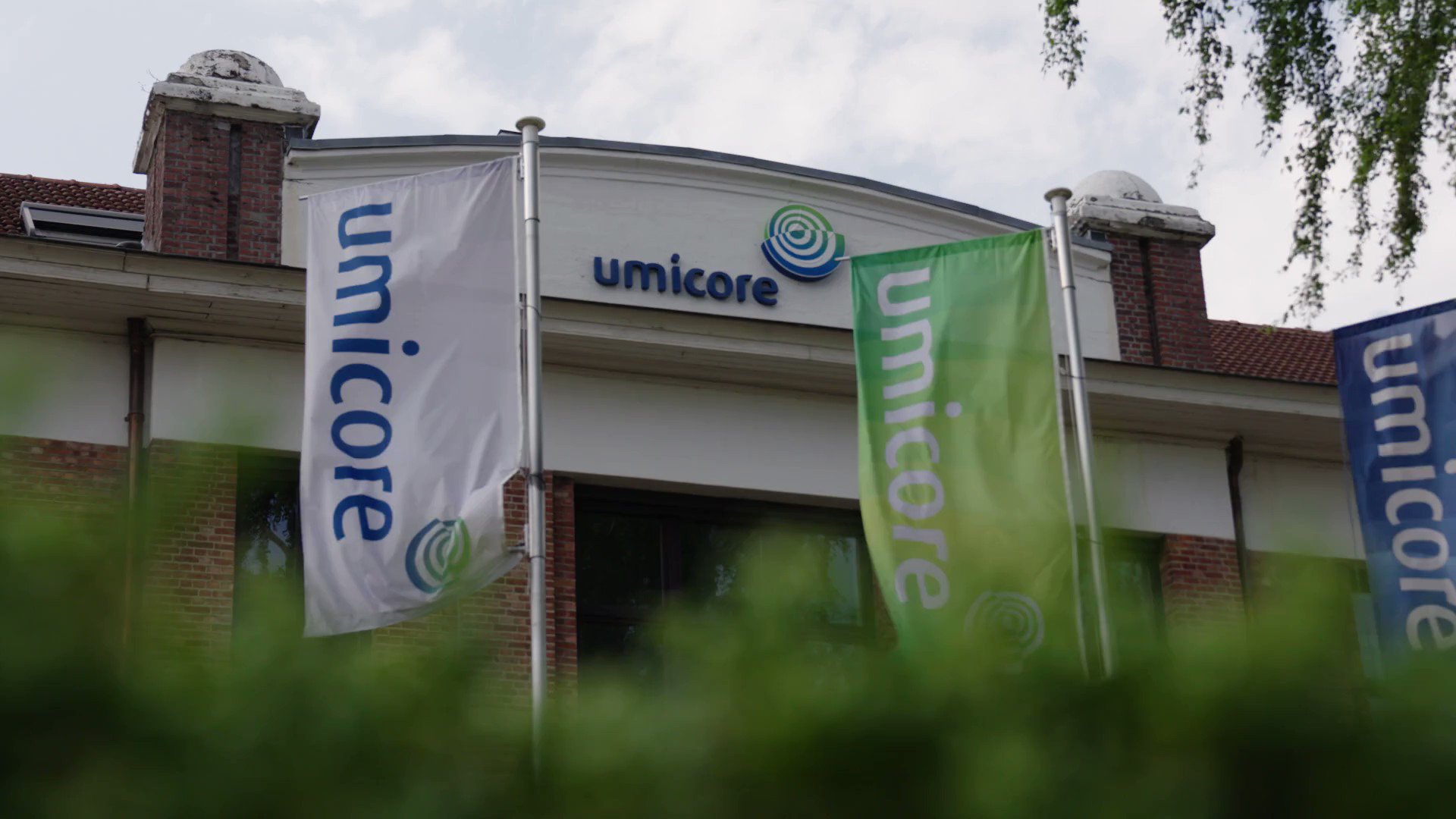 Canada to give Umicore up to C$1bn for new battery components plant