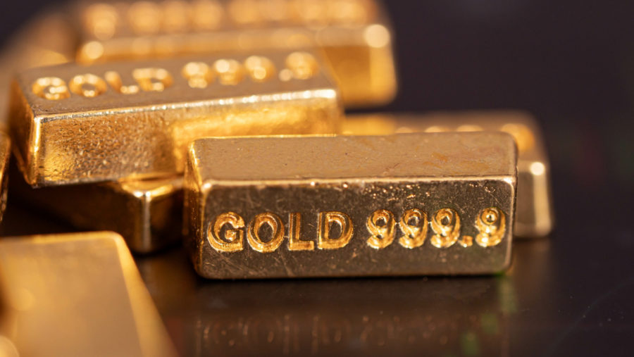 Gold price inches closer to record high as bets for Fed pivot beef up