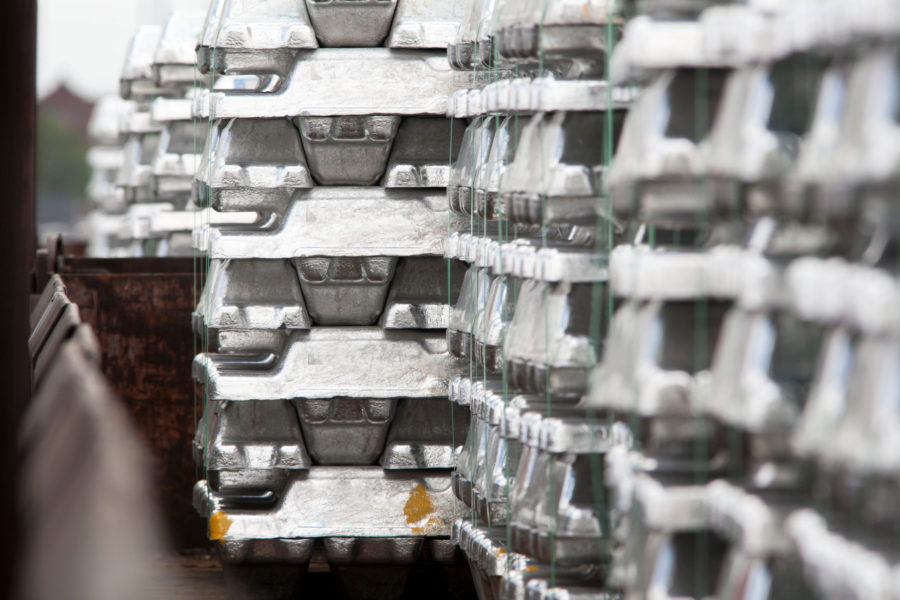 Aluminum price holds gain as withdrawals from warehouses in Asia surge