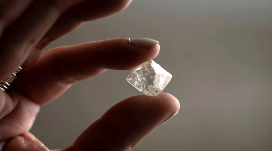 Anglo American to sell De Beers, Amplats to fend off BHP’s bid