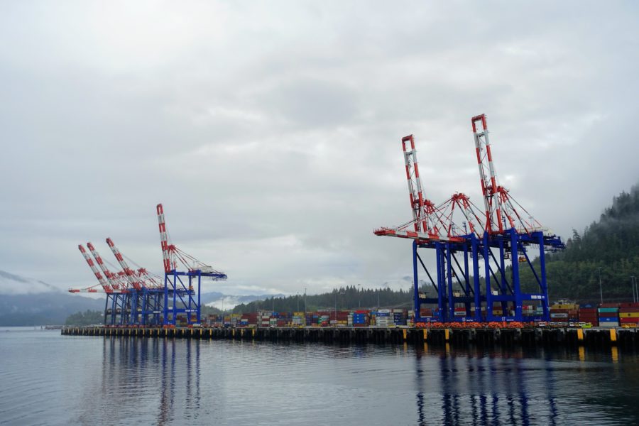 Canadian provinces make pitch on new pipelines, ports and mines