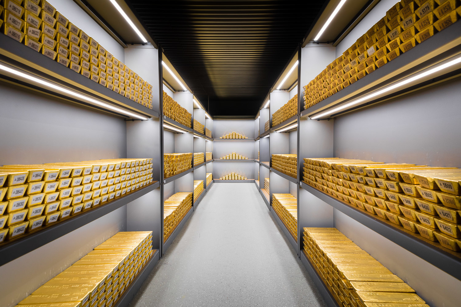 Germany, Italy pressured to repatriate $245B worth of gold from US