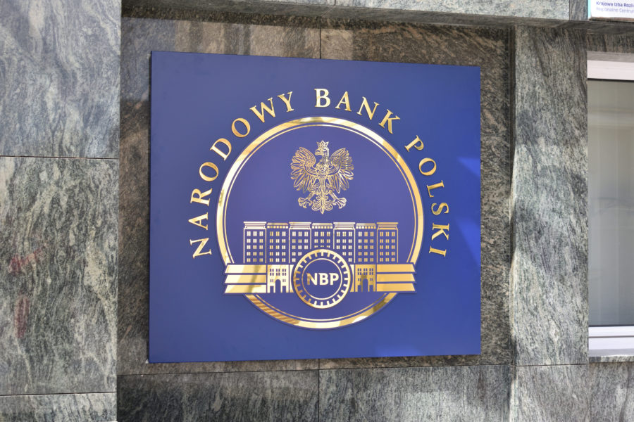 Polish central bank increases gold holdings target to 30% of reserves