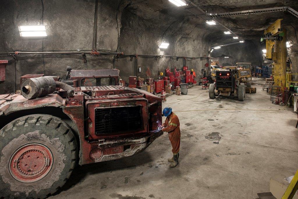 McEwen reports strong gold intercepts at Grey Fox